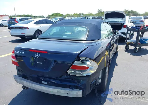 2004 Mercedes-Benz Clk 320 z USA, uszkodzony, nr VIN WDBTK65G84T033363